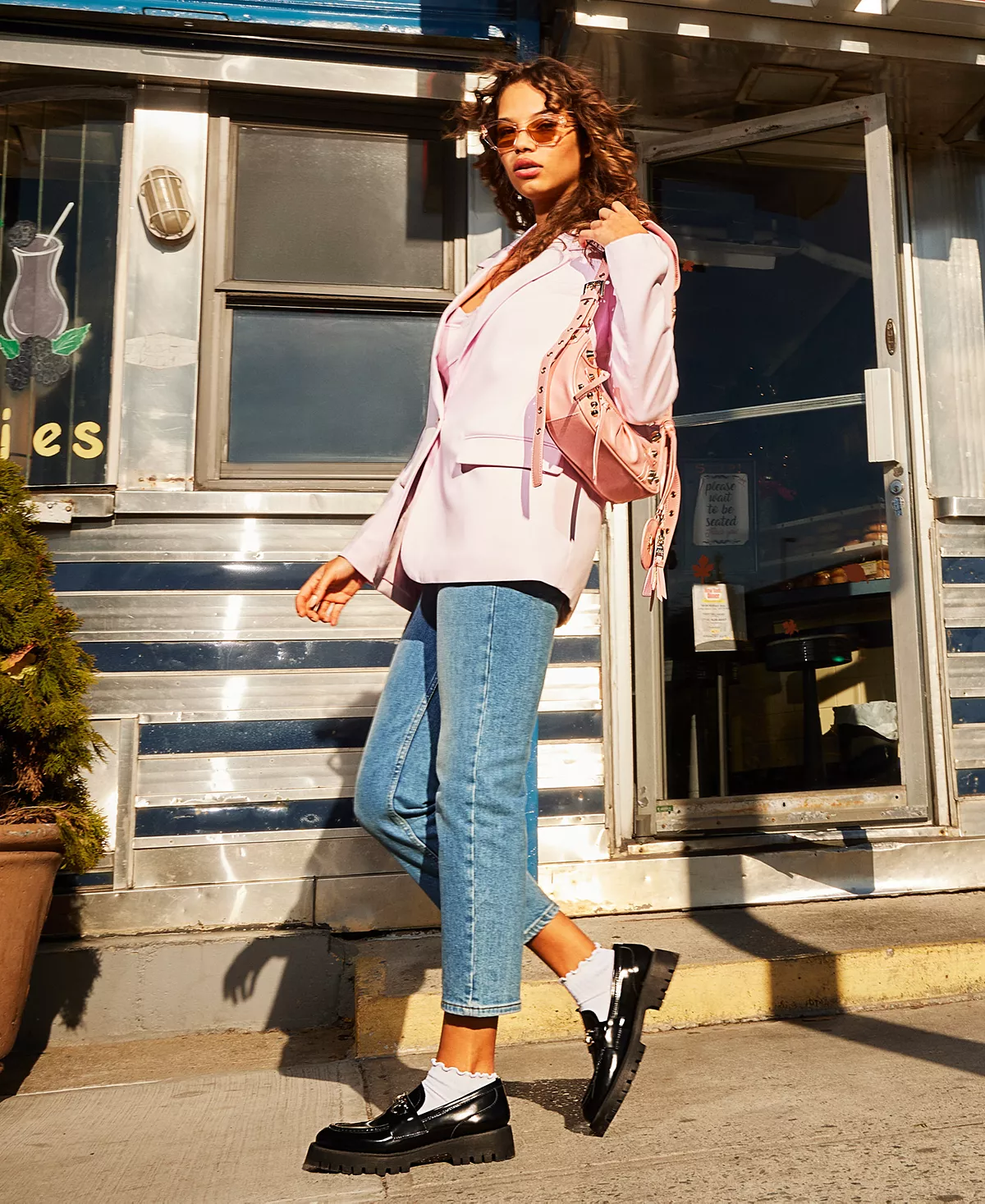 Steve Madden Women's Kaira One-Button Boyfriend Blazer 6 Steve Madden Women's Kaira One-Button Boyfriend Blazer - Image 6